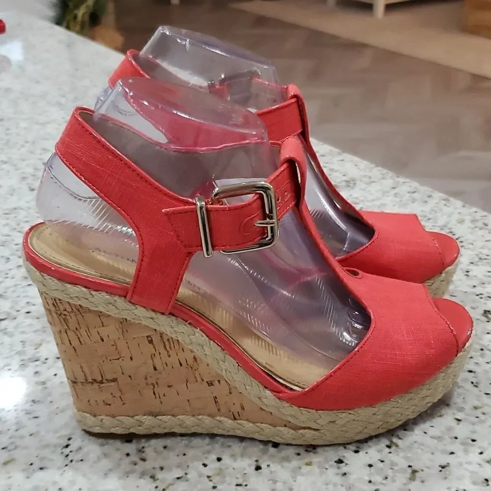 Antonio Melani womans cork wedge, size 9, nwot